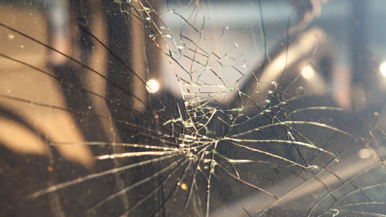Can You Drive with a Cracked Windshield While Waiting for Repairs?